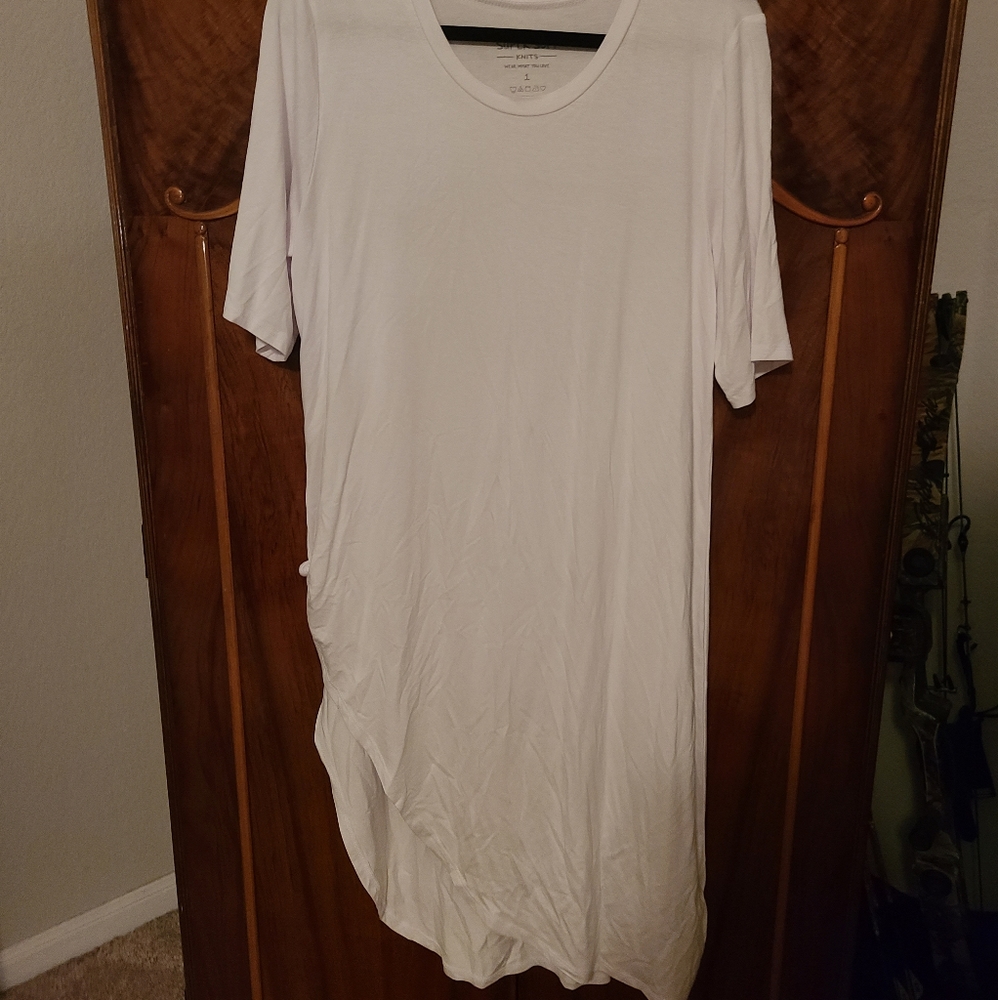 TORRID-Asymetrical white soft tee